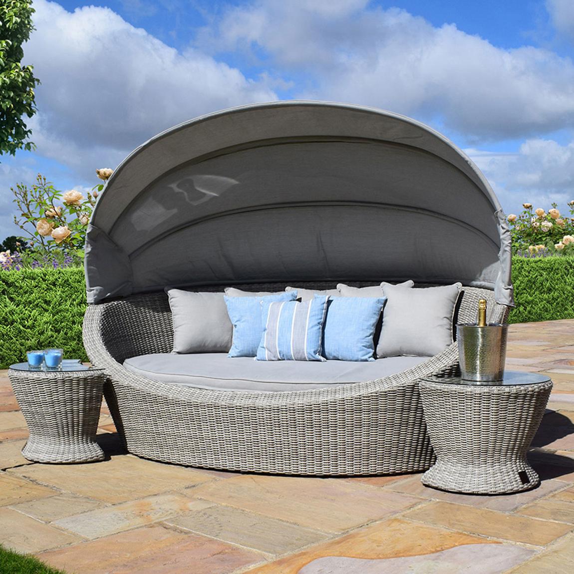 Oxford Daybed main product photo
