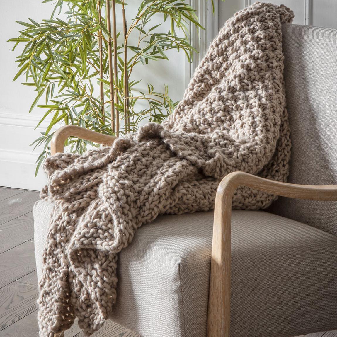 Moss Chunky Knitted Throw, Oatmeal main product photo
