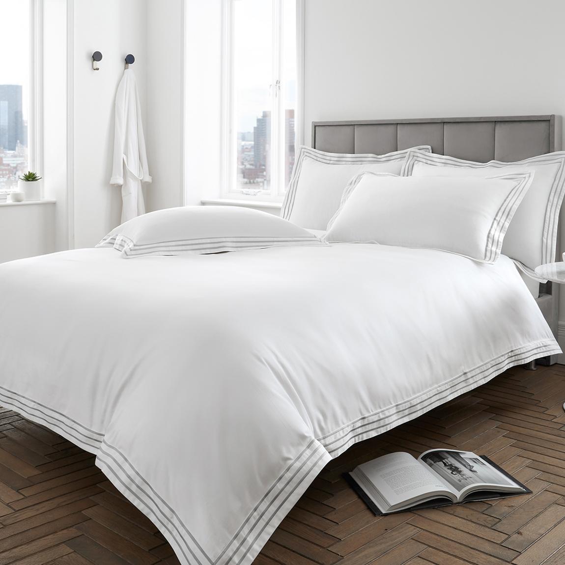 Eaton 400TC King Duvet Cover Set, White/Grey main product photo