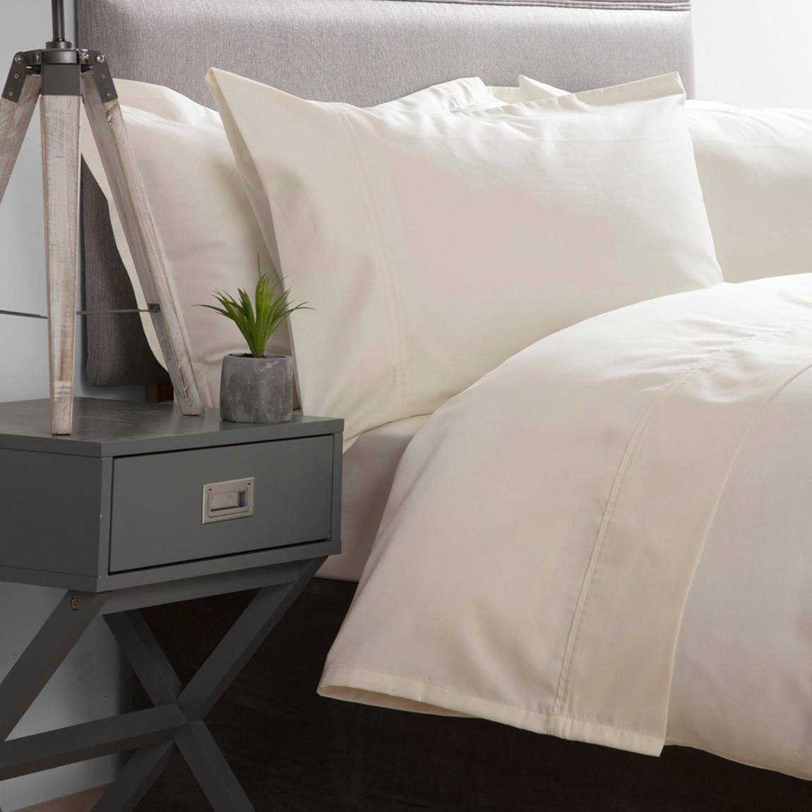 600Tc Sateen Single Flat Sheet, Ivory main product photo