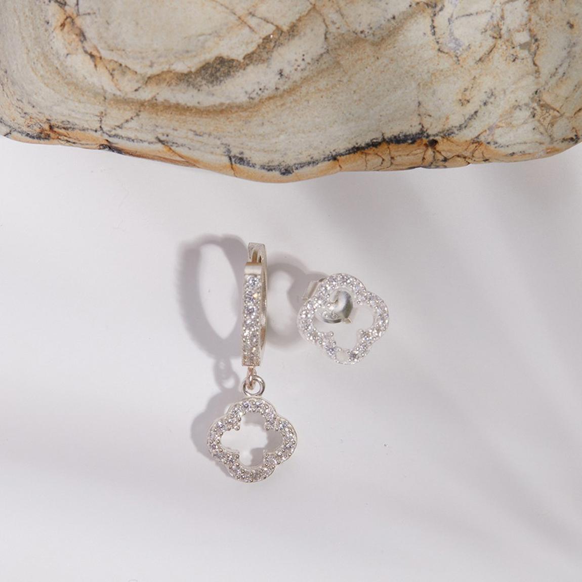 Silver Cleef Earrings main product photo