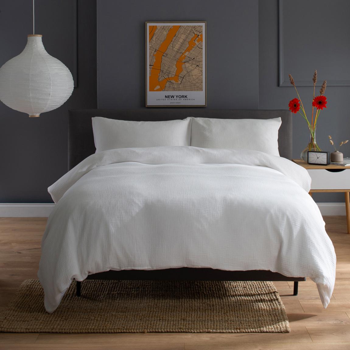St. Quentin Single Duvet Set, White main product photo