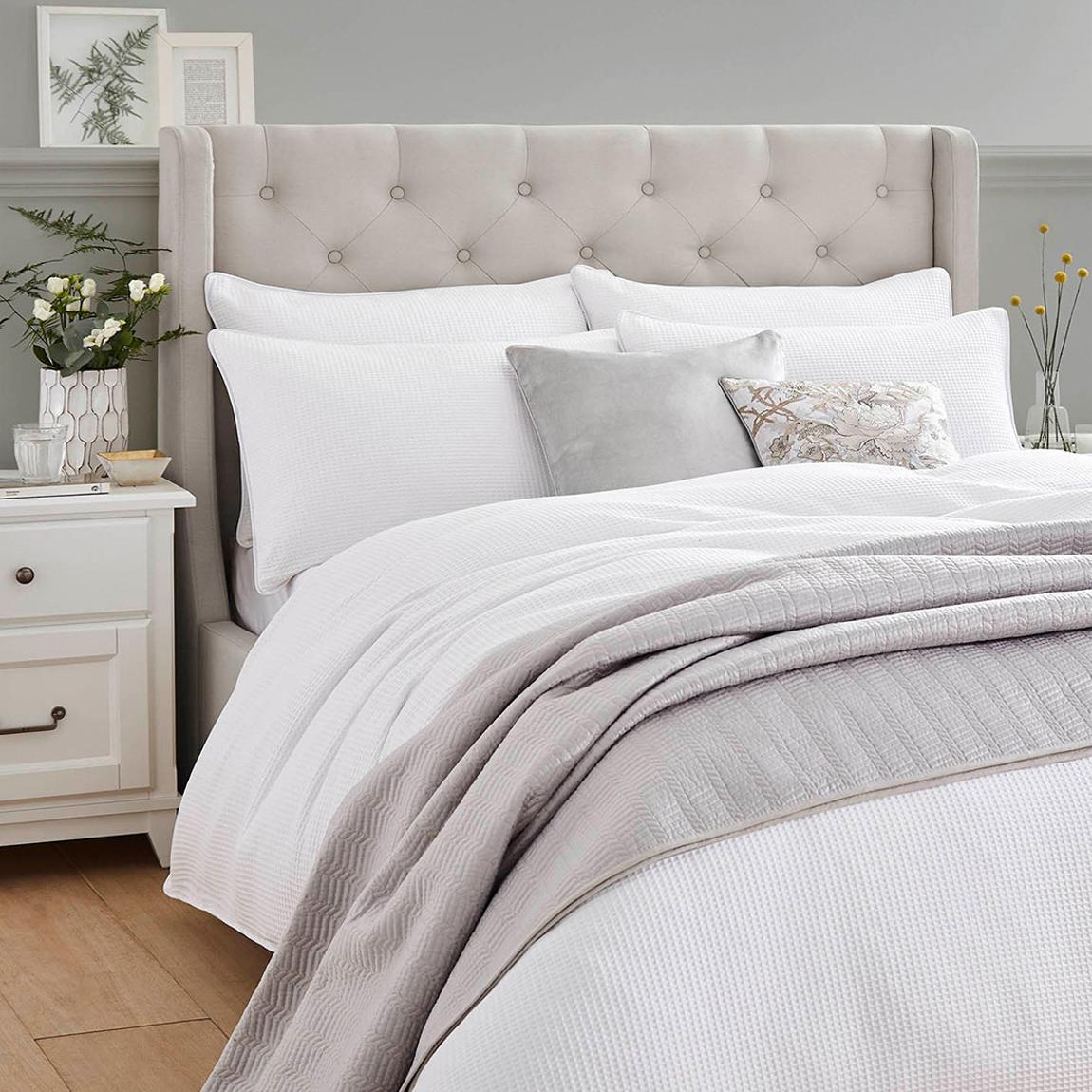 Phoebe Waffle Super King Bedset, White main product photo