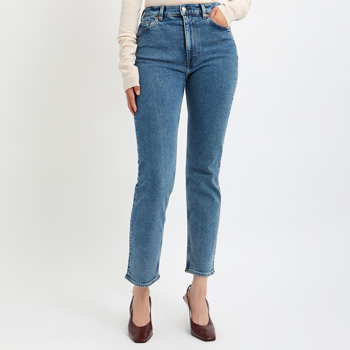 Blue Favourite cut Jean main product photo
