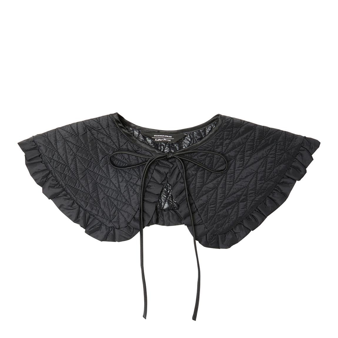 Berta Collar main product photo