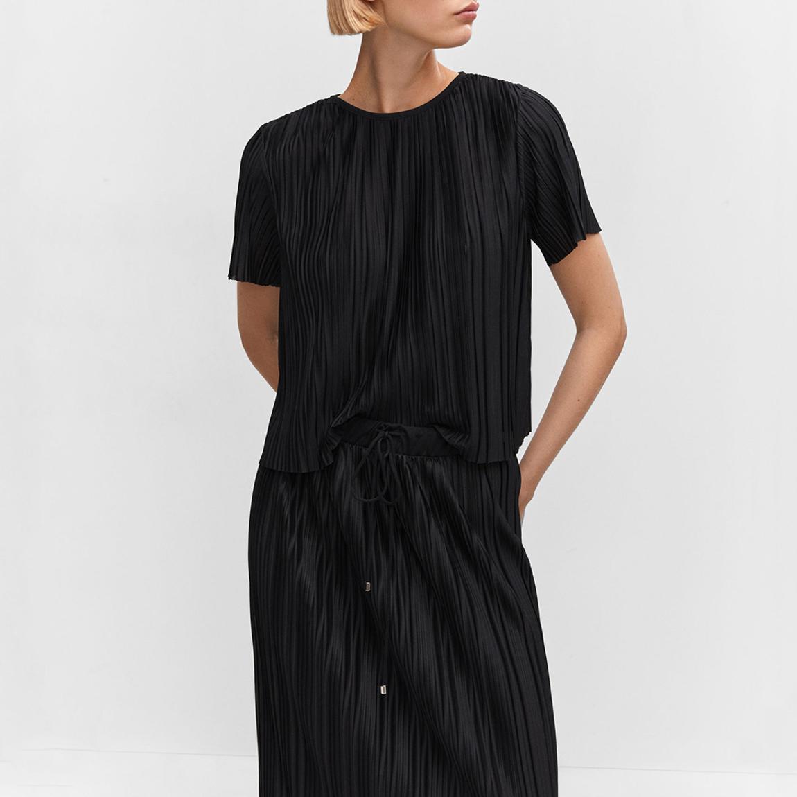 Black Oversized Pleated T-Shirt main product photo