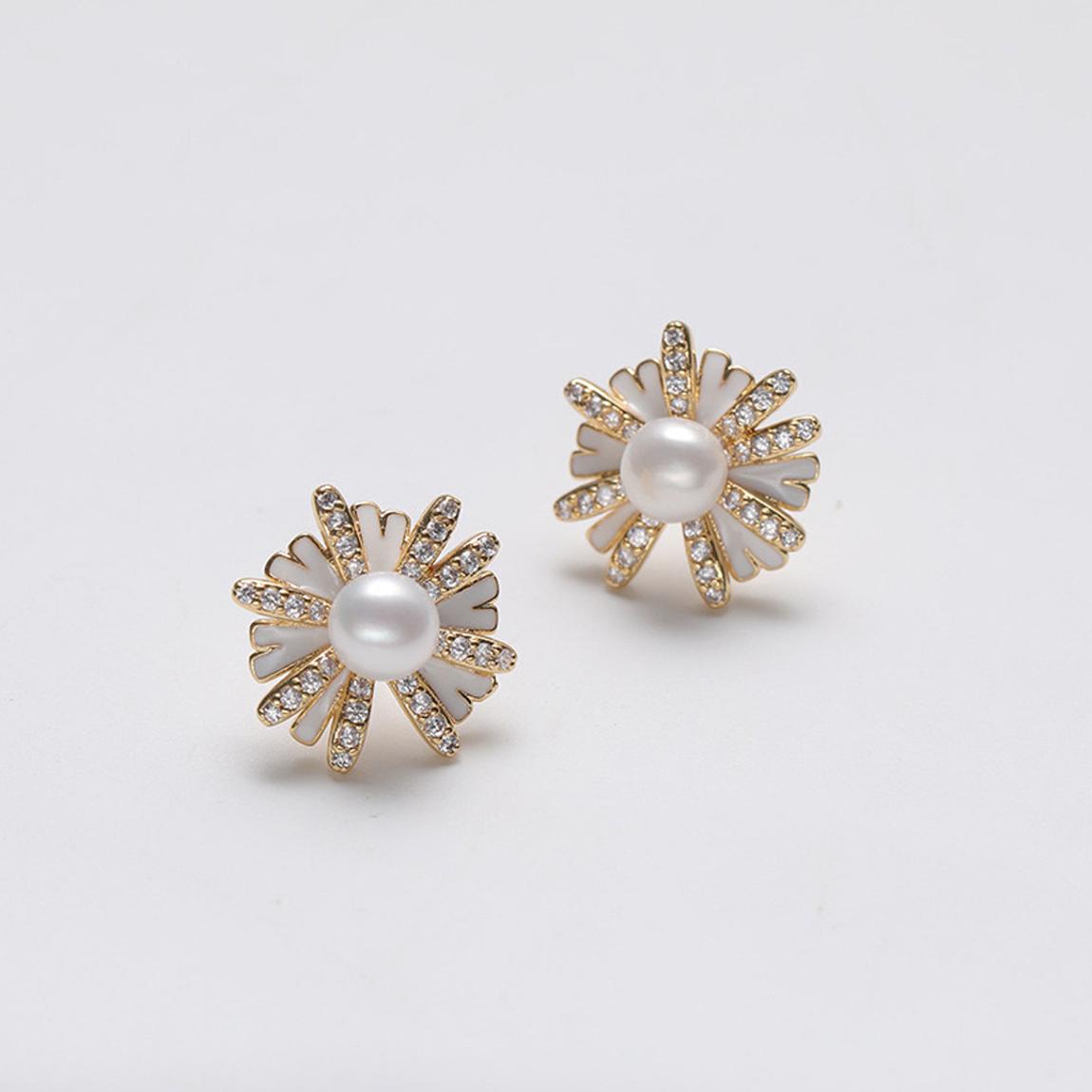 White Genuine Freshwater Pearl Earrings main product photo
