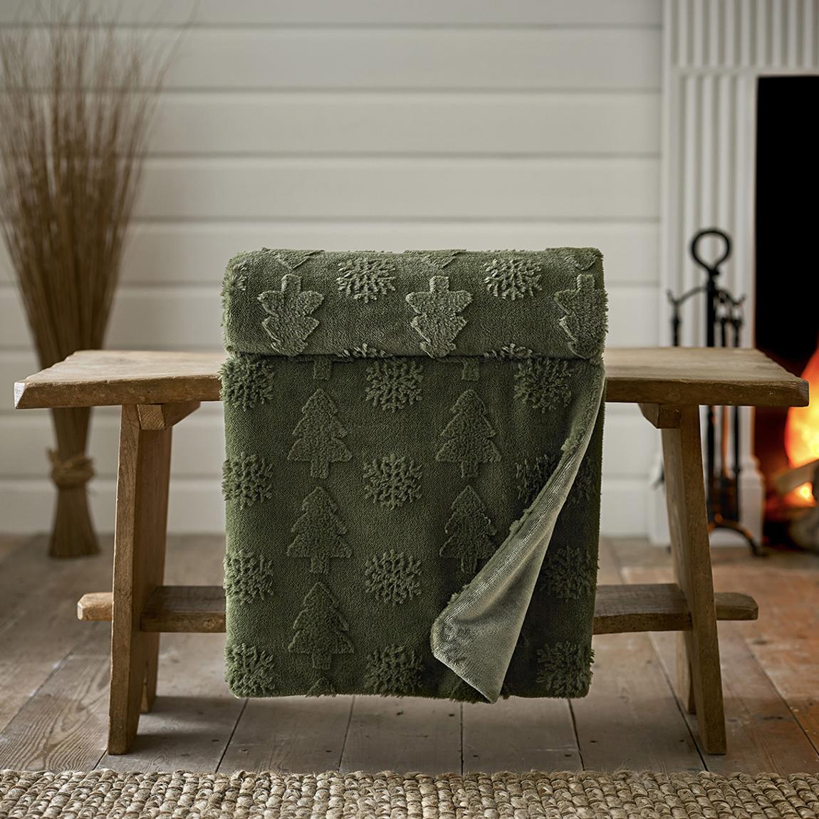 Winter Forest Faux Fur Throw 130x150cm, Green main product photo