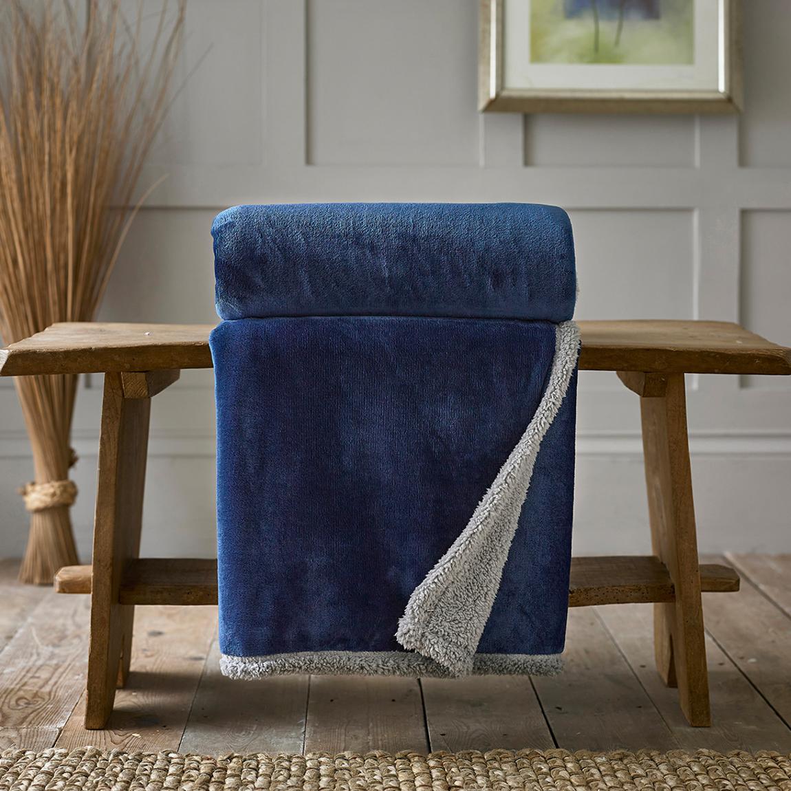 Blackbrook Throw 125x150cm, Navy/Platinum main product photo