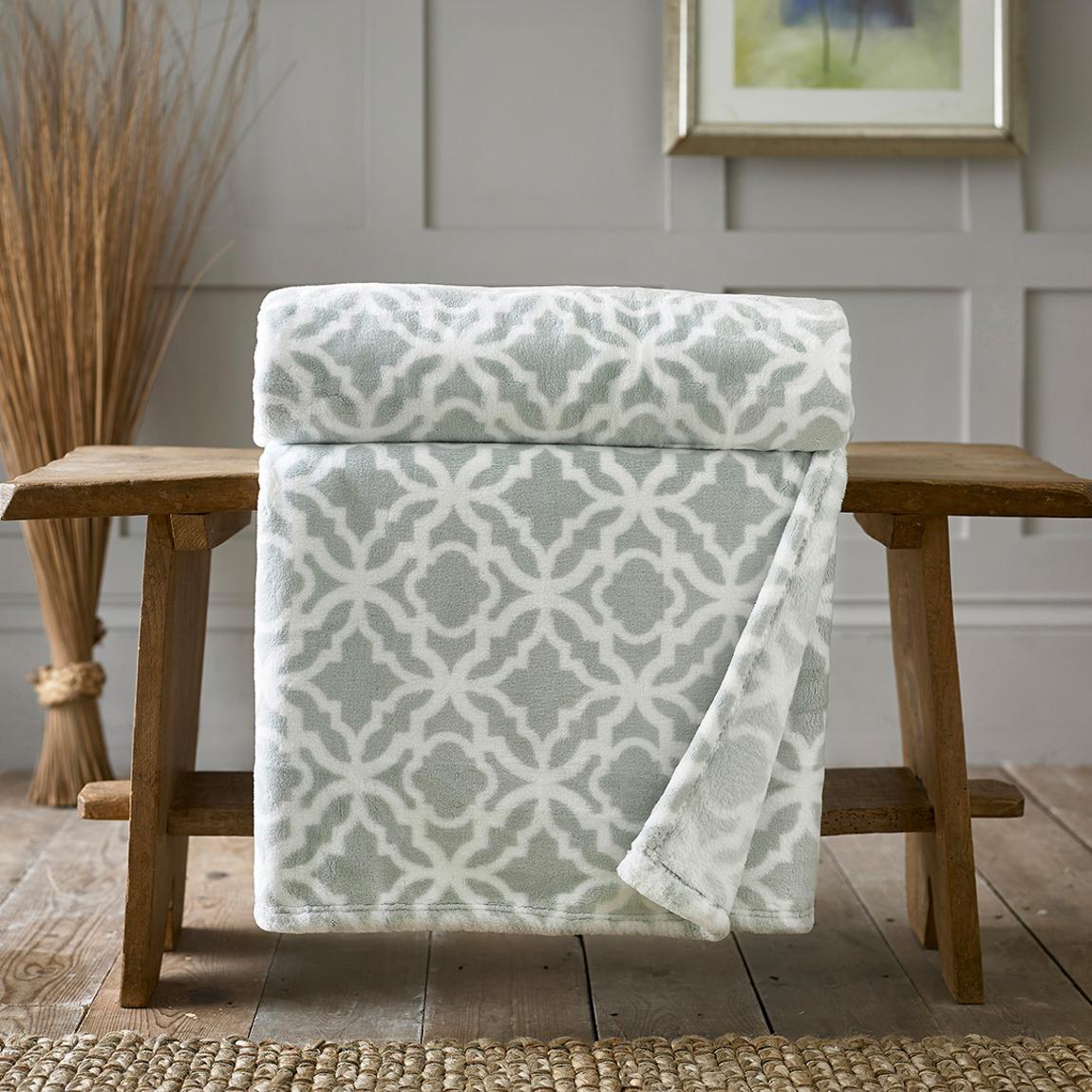 Dovedale Throw 150x180cm, Grey/White main product photo
