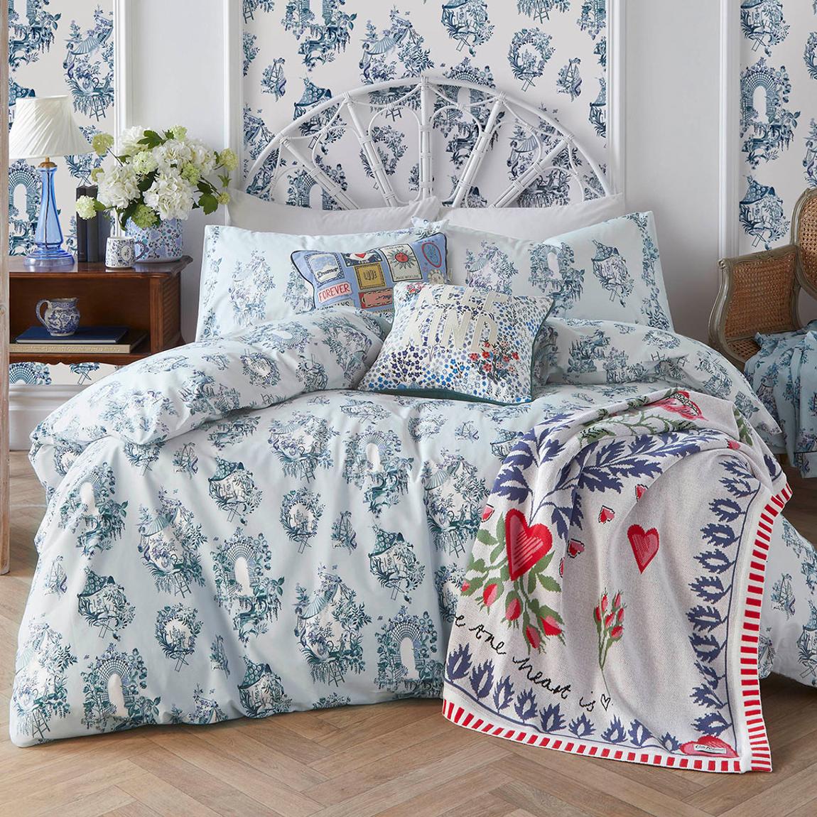 30 years Toile King Bedset, Pale Blue main product photo