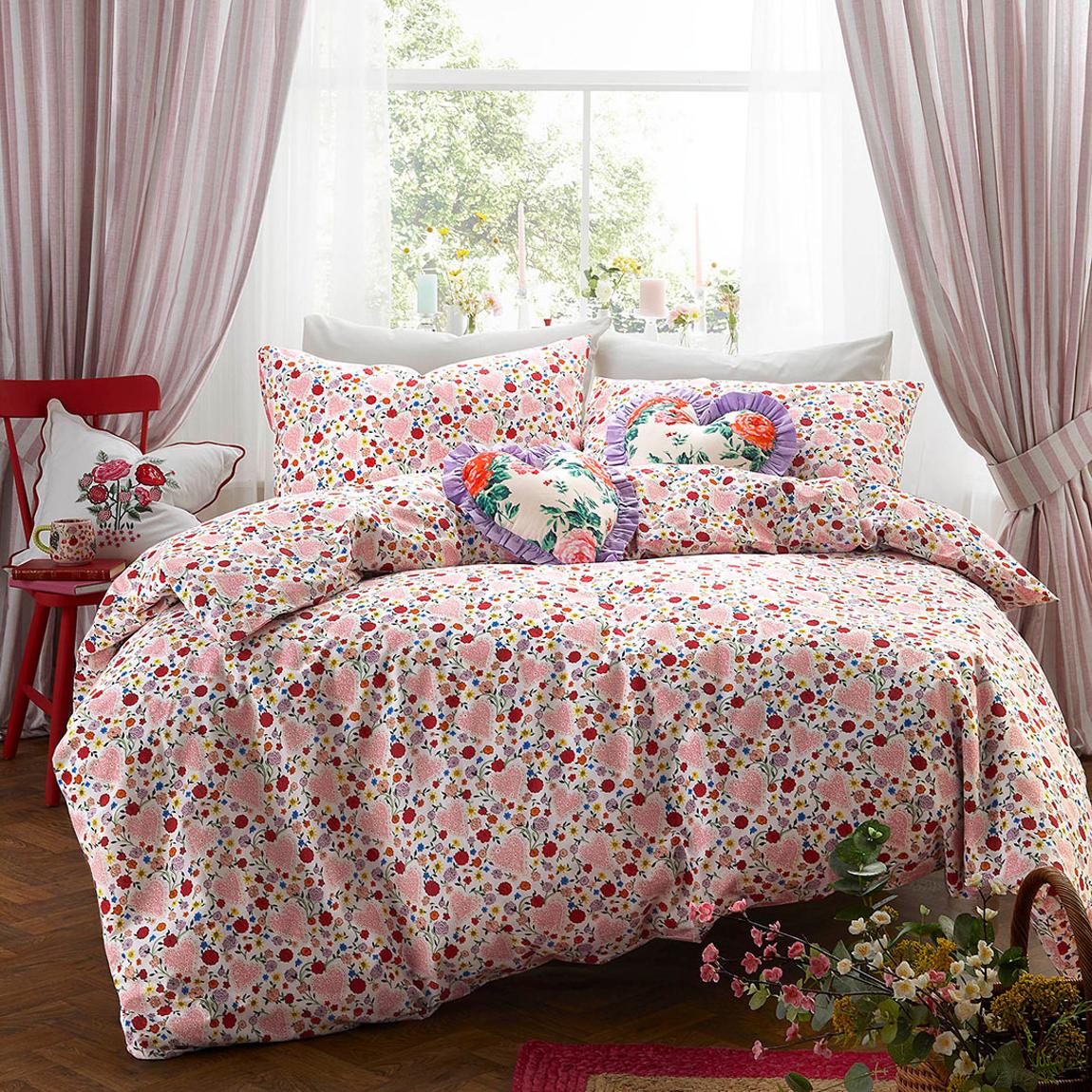 Floral Heart Double Bedset, Pink main product photo