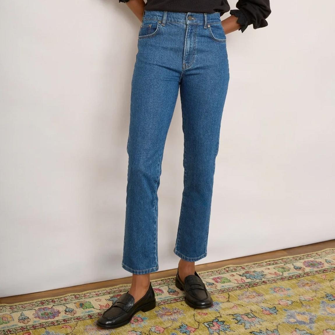 Mid Vintage Jeanne Straight Leg Jean main product photo