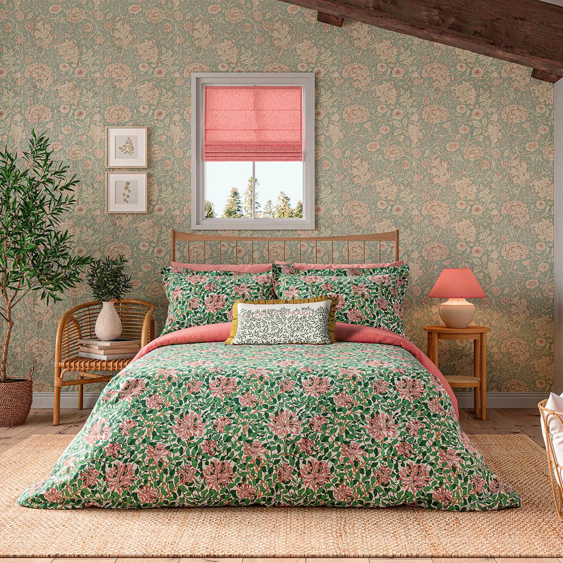 Honeysuckle King Cover Set, Evergreen & Coral main product photo