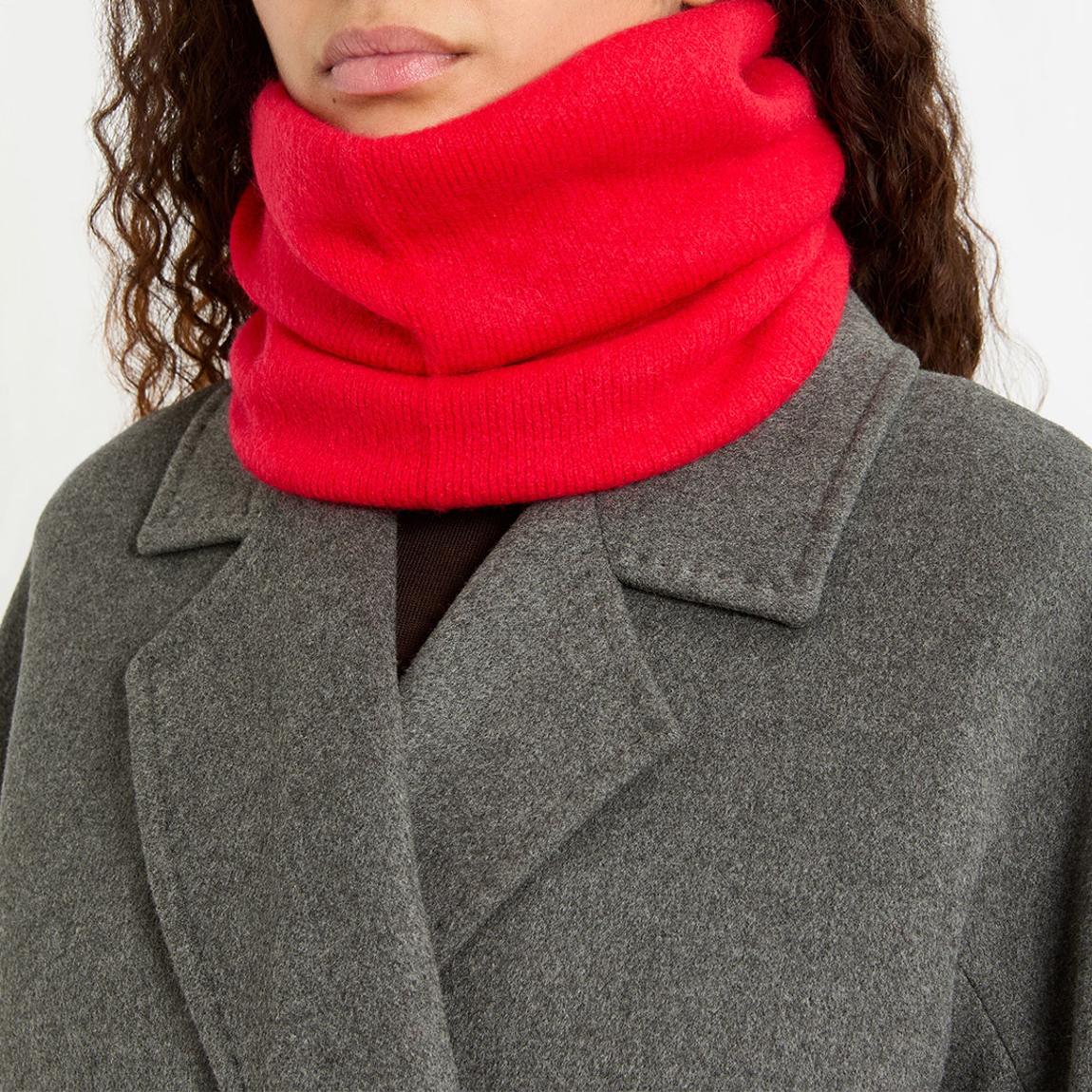 Red Moss Stitch Cashmere Snood main product photo