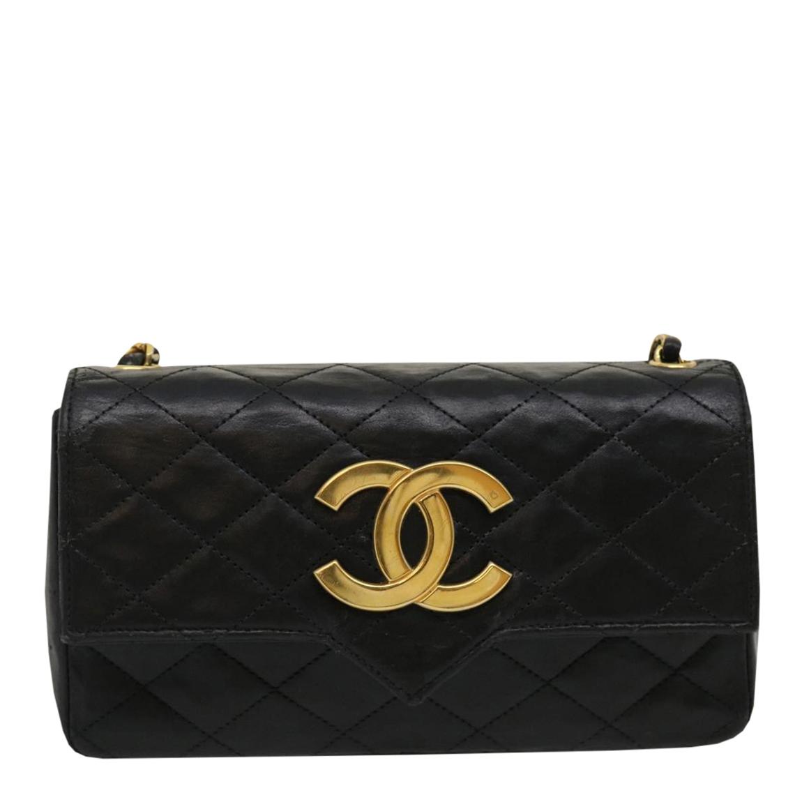 Chanel Classic Flap shoulder main product photo