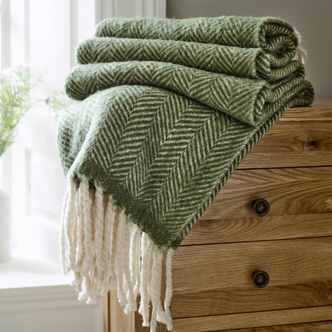 Moorland Wool 130x170cm Throw, Green main product photo