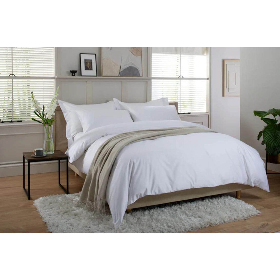 800TC Oxford Square Pillowcase, White main product photo