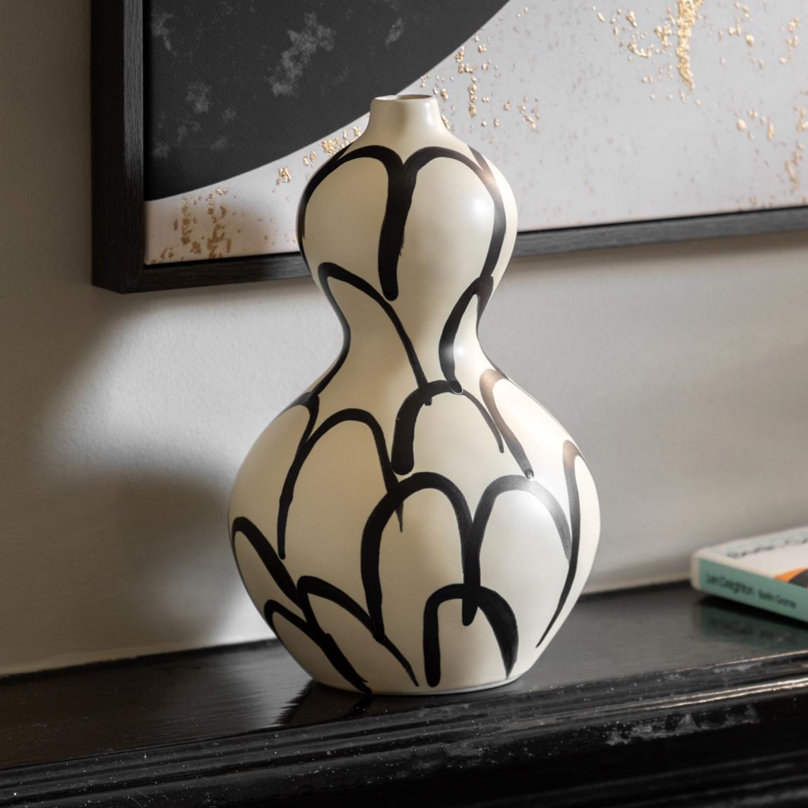 Pablo Curved Vase main product photo