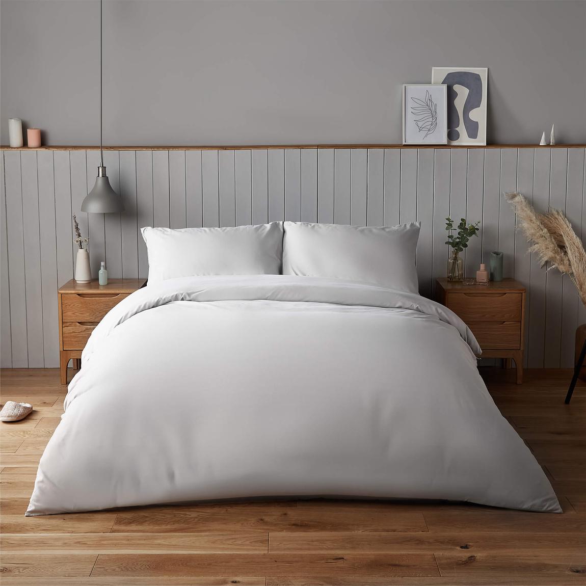 Silentnight Supersoft White Duvet Set - Double main product photo