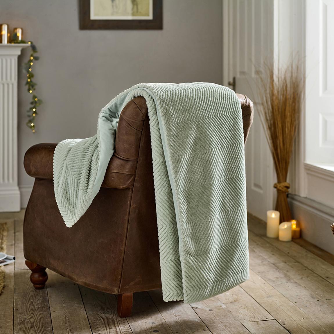 Burghley Faux Fur 130x170cm Throw, Green main product photo
