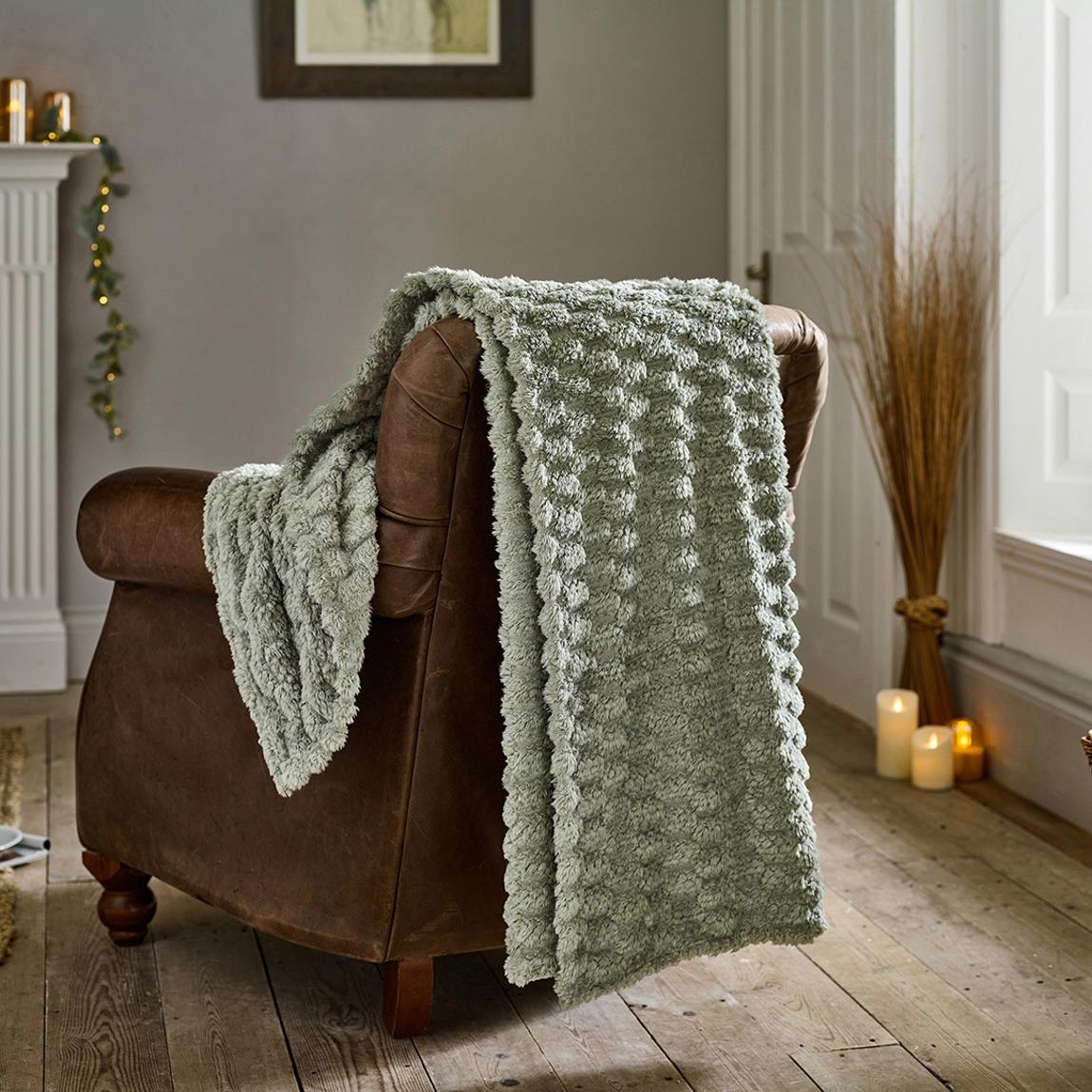 Featherstone 130x170cm Throw, Sage main product photo