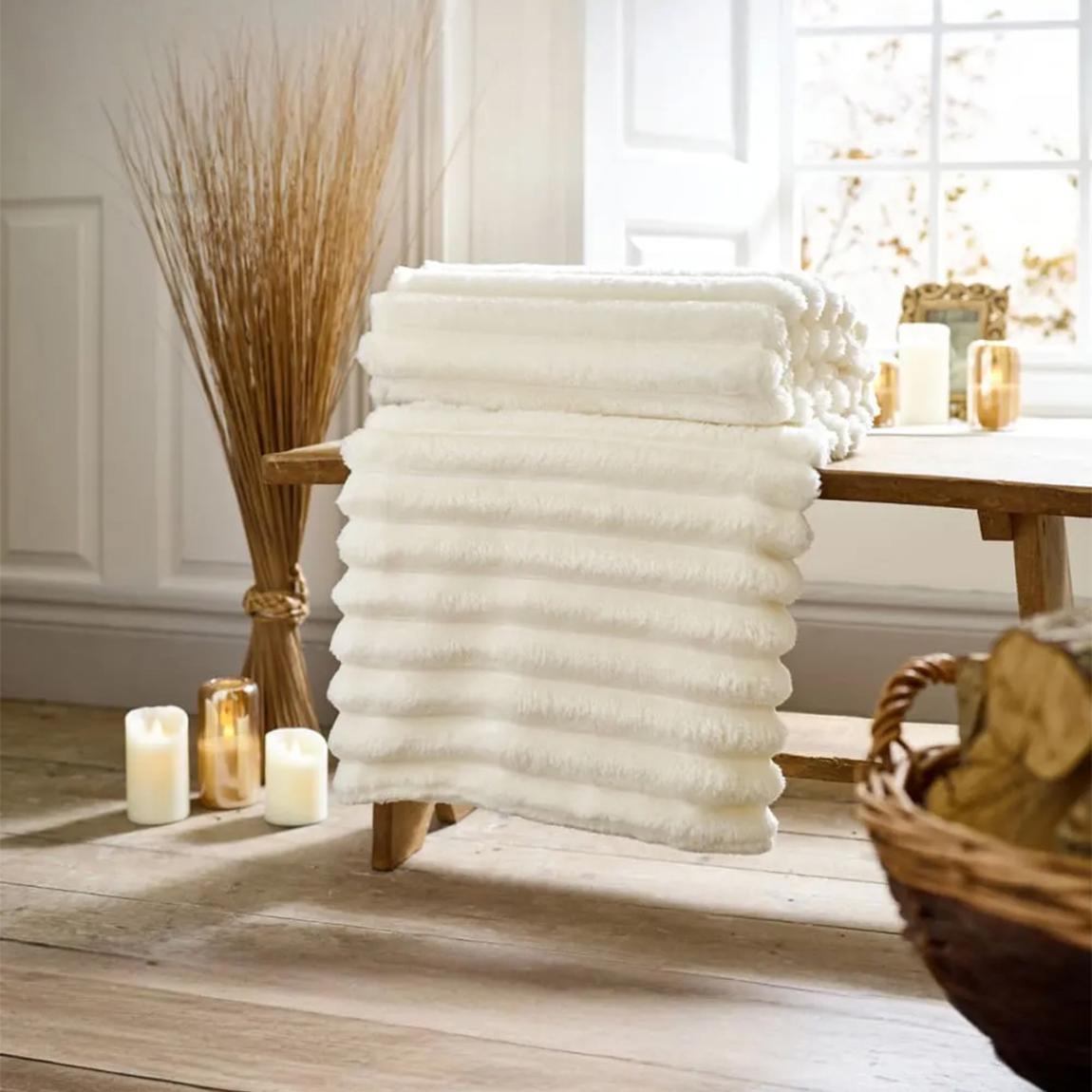 Alnwick 140x180cm Throw, Cream main product photo