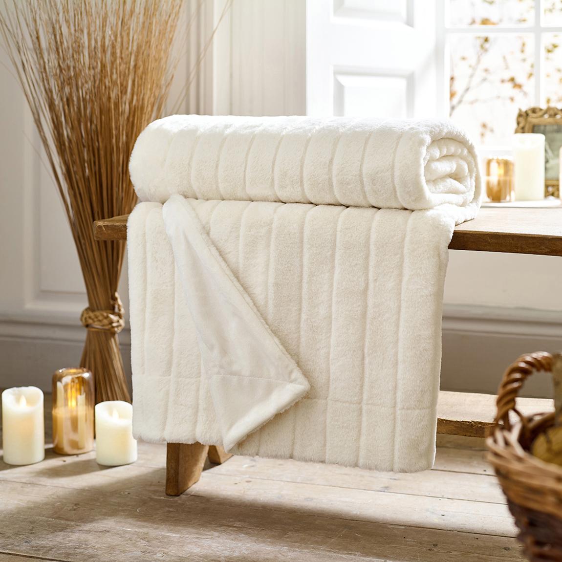 Hockley 150x200cm Throw, Cream main product photo