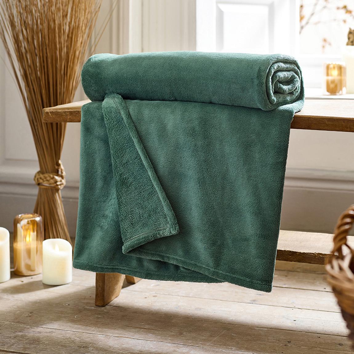Snuggle Touch 140x180cm Blanket, Forest Green main product photo