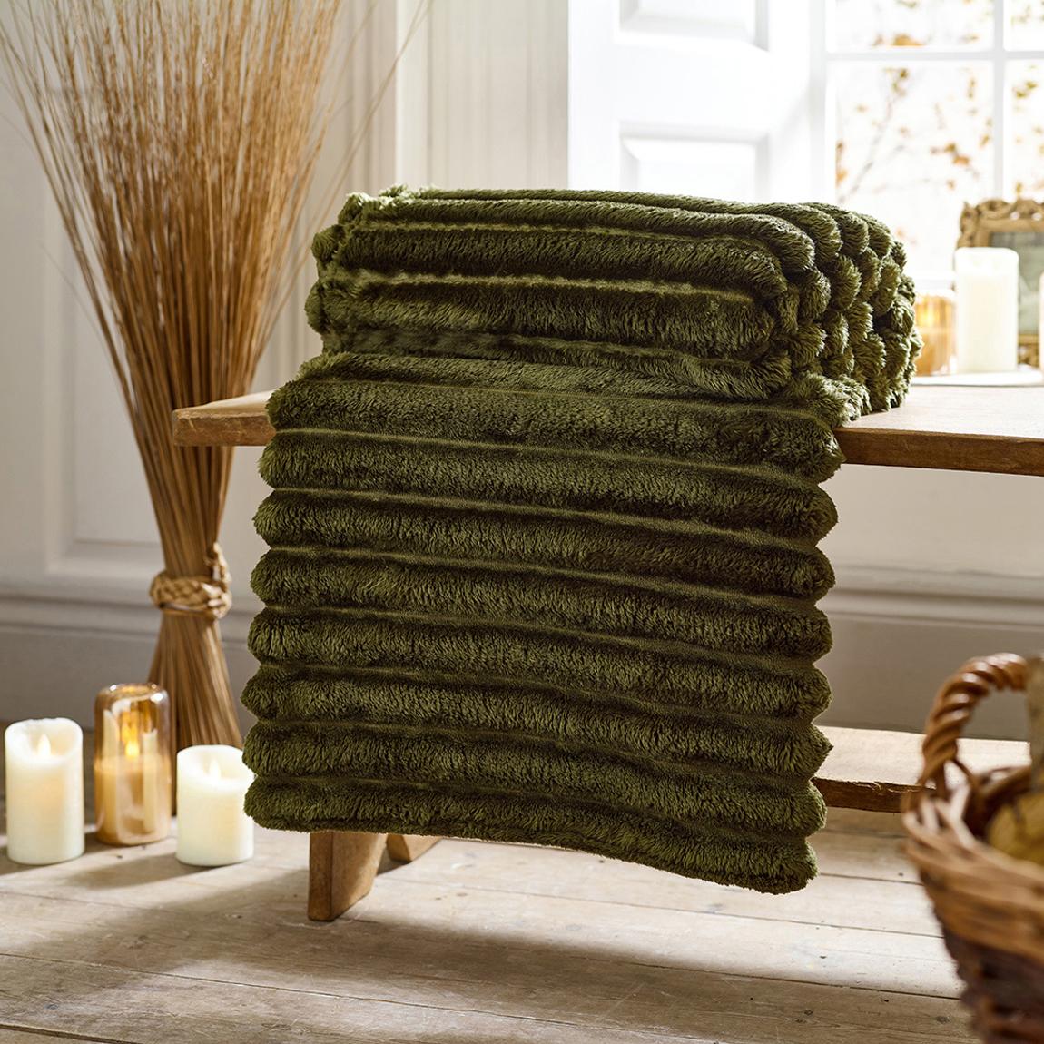 Alnwick 140x180cm Throw, Fern main product photo