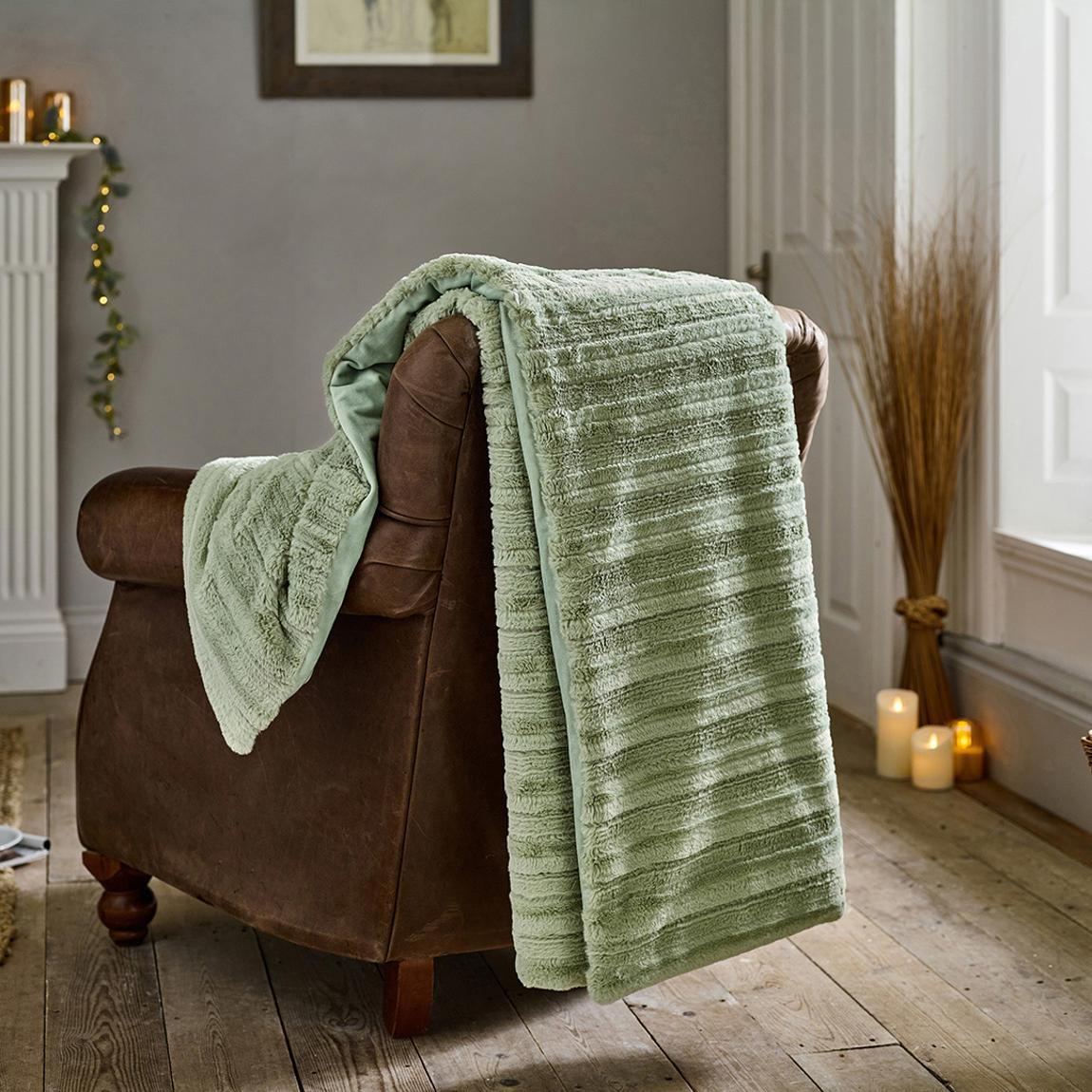 Chatsworth Faux Fur 130x170cm Throw, Green main product photo
