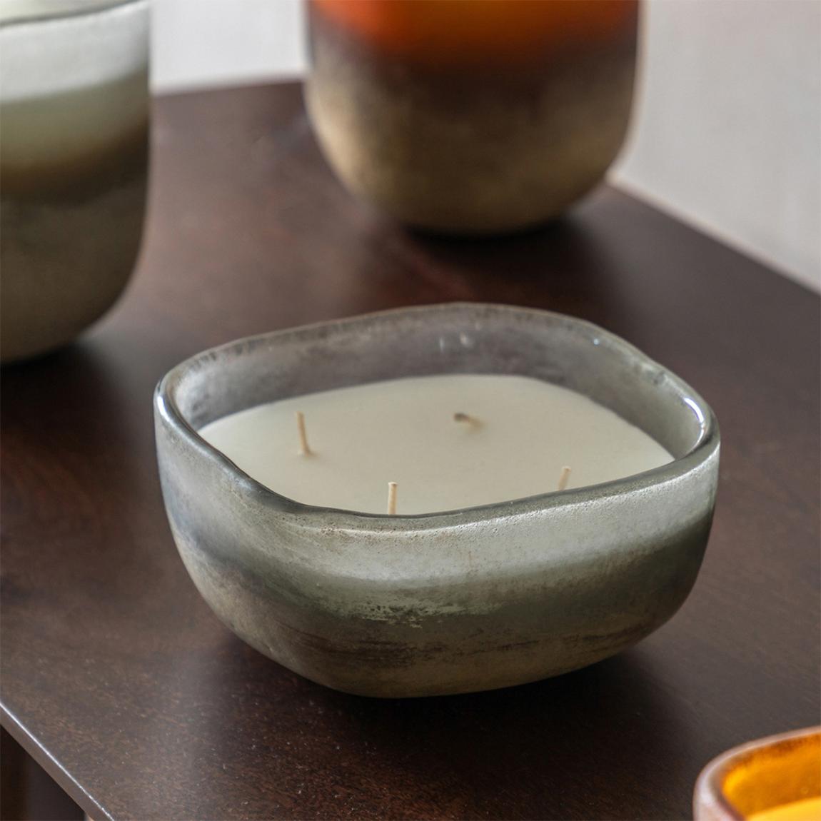 Mercury Medium Candle, Amber & Lily main product photo