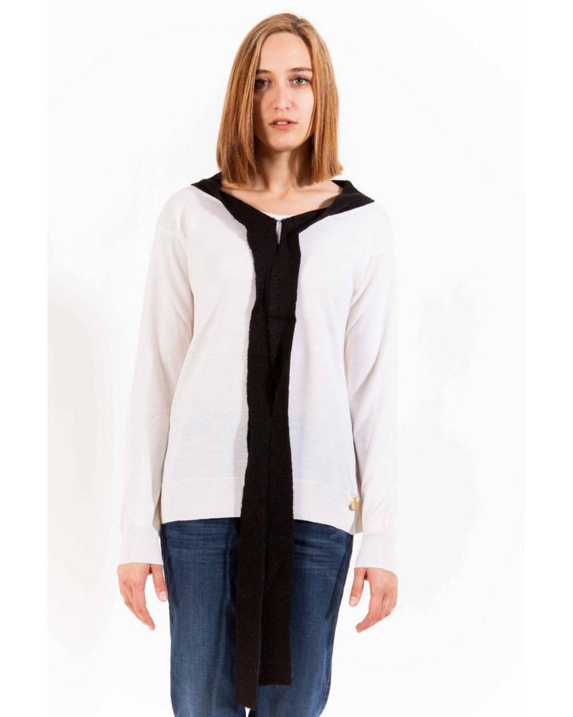 Long Sleeve Pullover Sweater - White main product photo