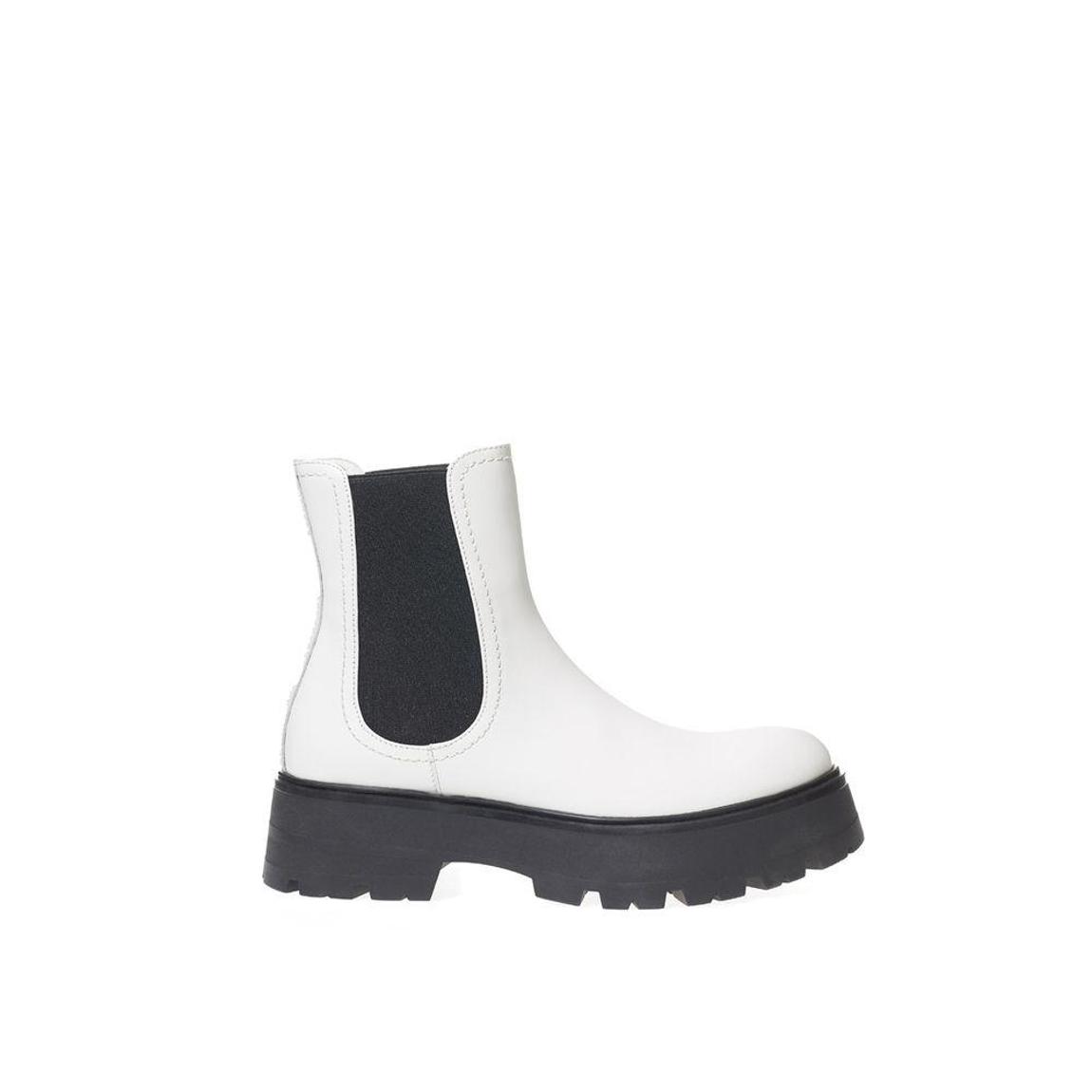 Platform Chelsea Boots ModelChelsea Wo - Black And White main product photo