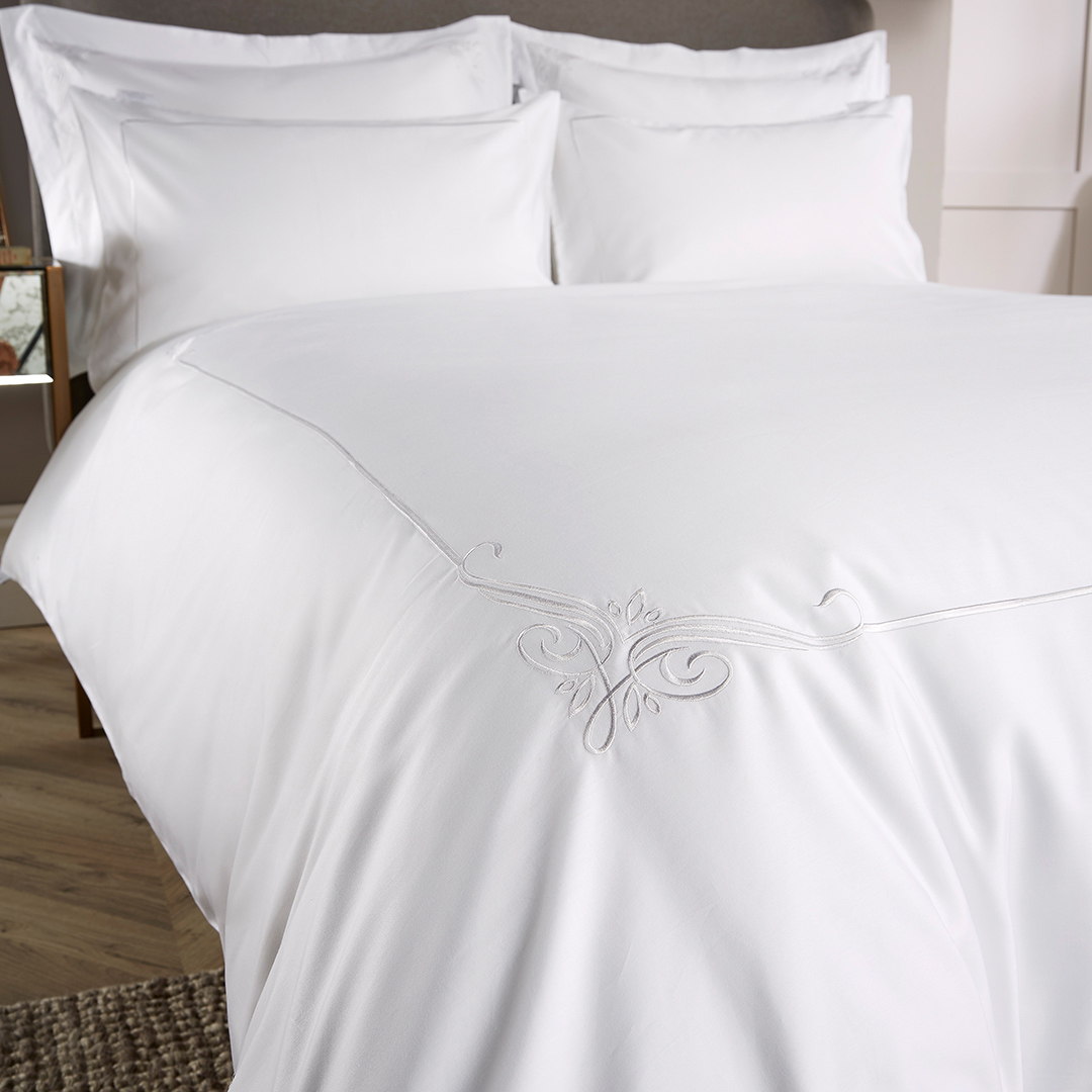 600TC Corner Motif Super King Duvet Cover, White main product photo