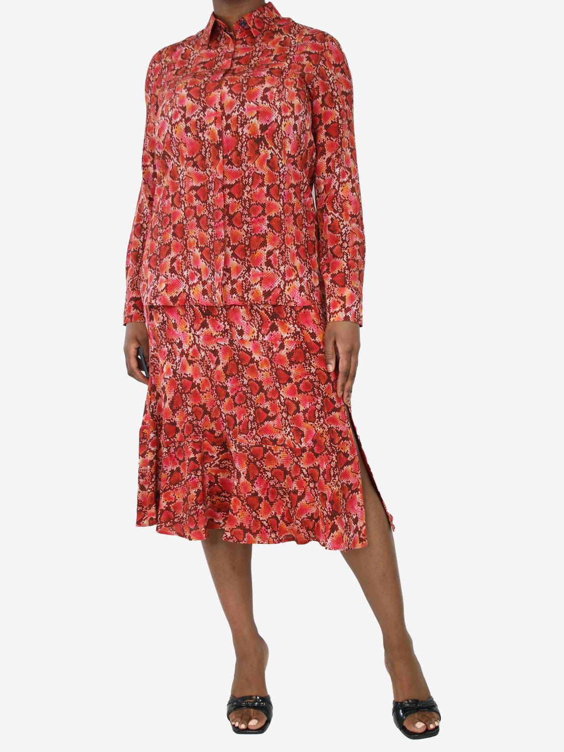 Red snake print shirt and skirt set main product photo