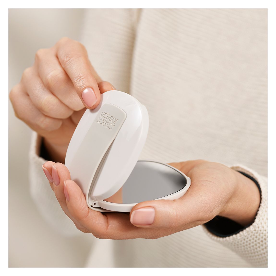 Make Me Up Compact Mirror &amp; Makeup Organiser Set, White