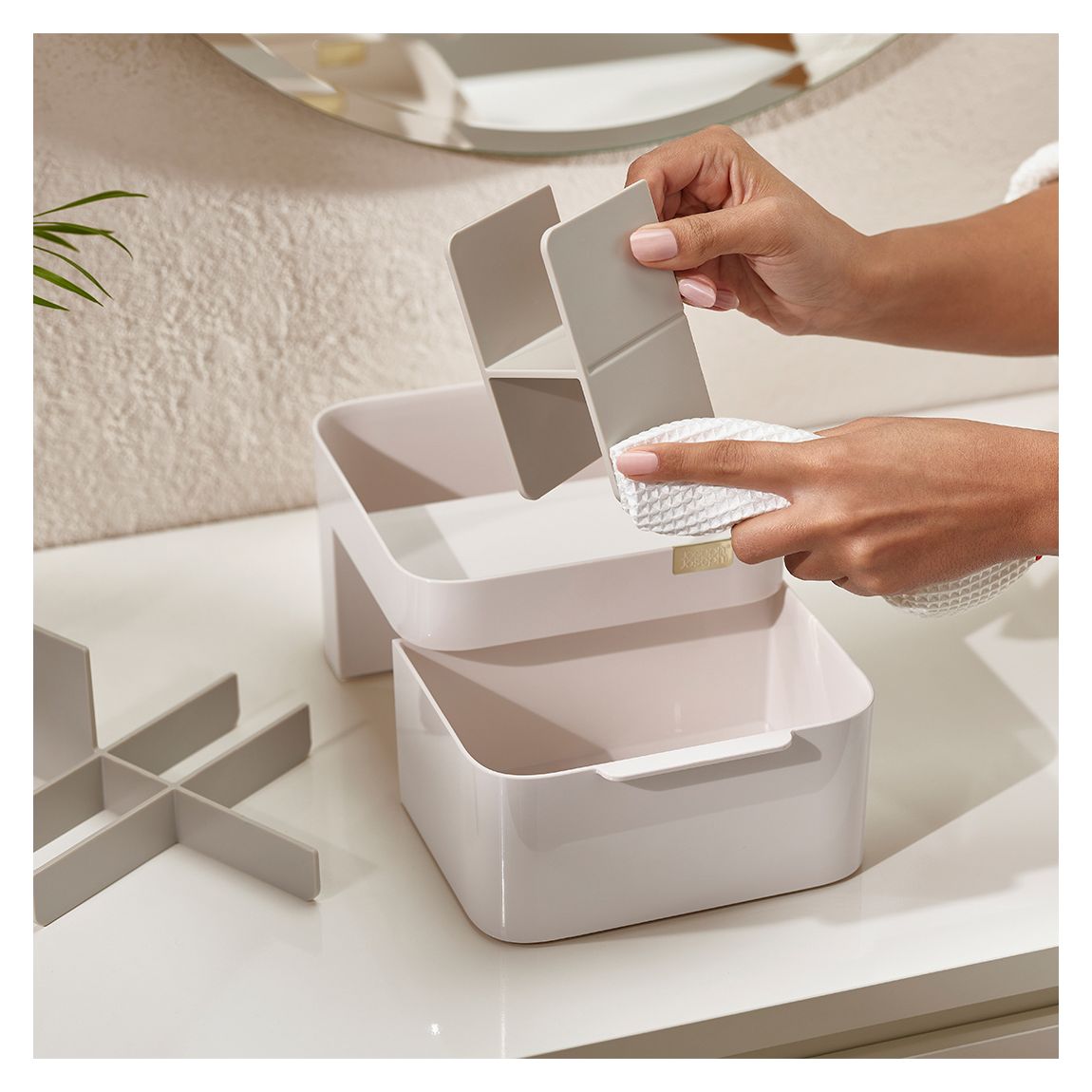 Make Me Up Compact Mirror &amp; Makeup Organiser Set, White