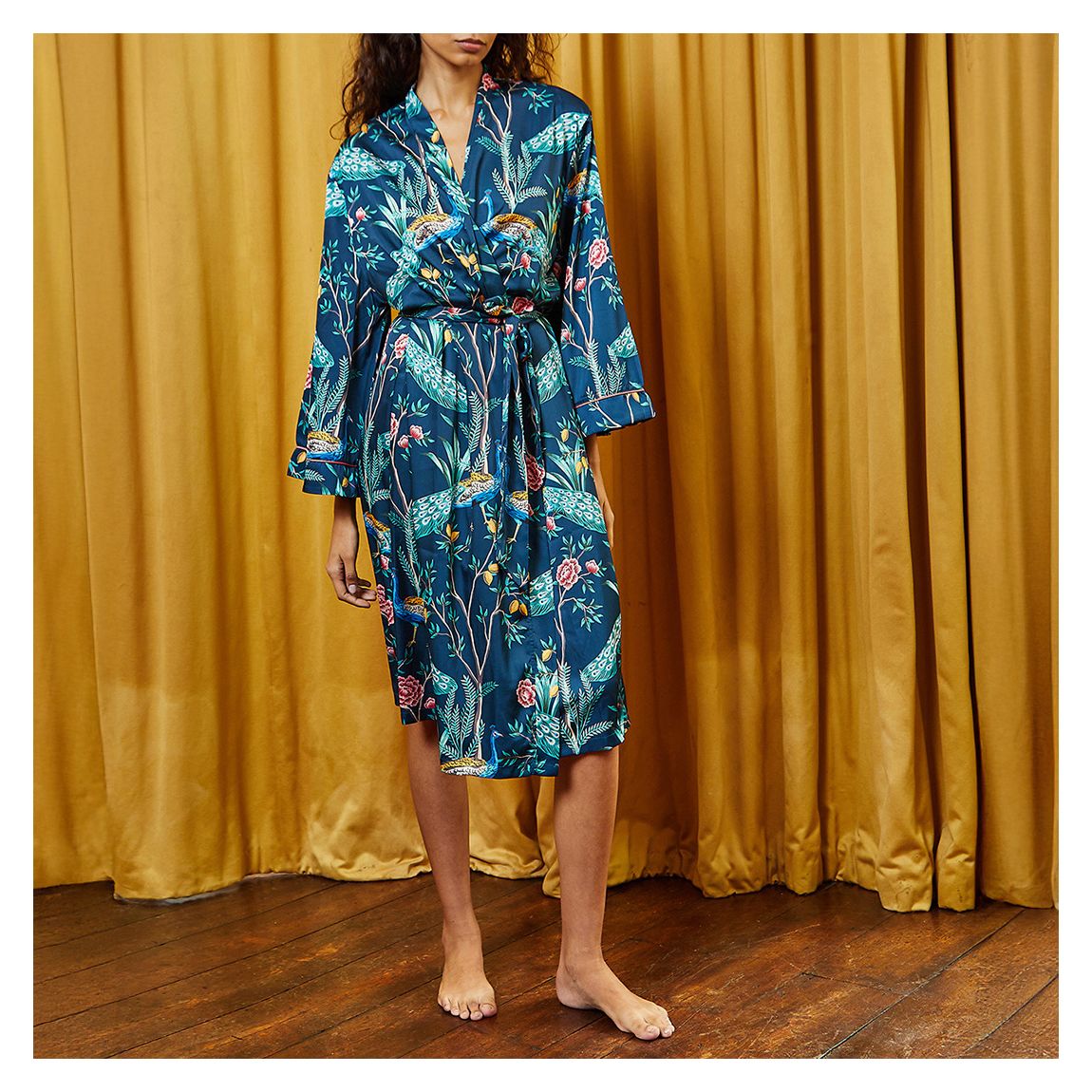 Borneobulletin Robe De Chambre La Baie Evas Robe Blanche Sandro