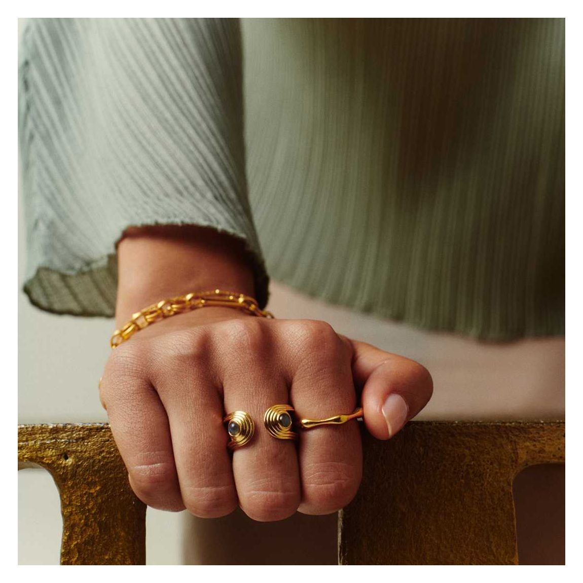 Missoma Gold Zenyu Link Gemstone Open Ring - BrandAlley