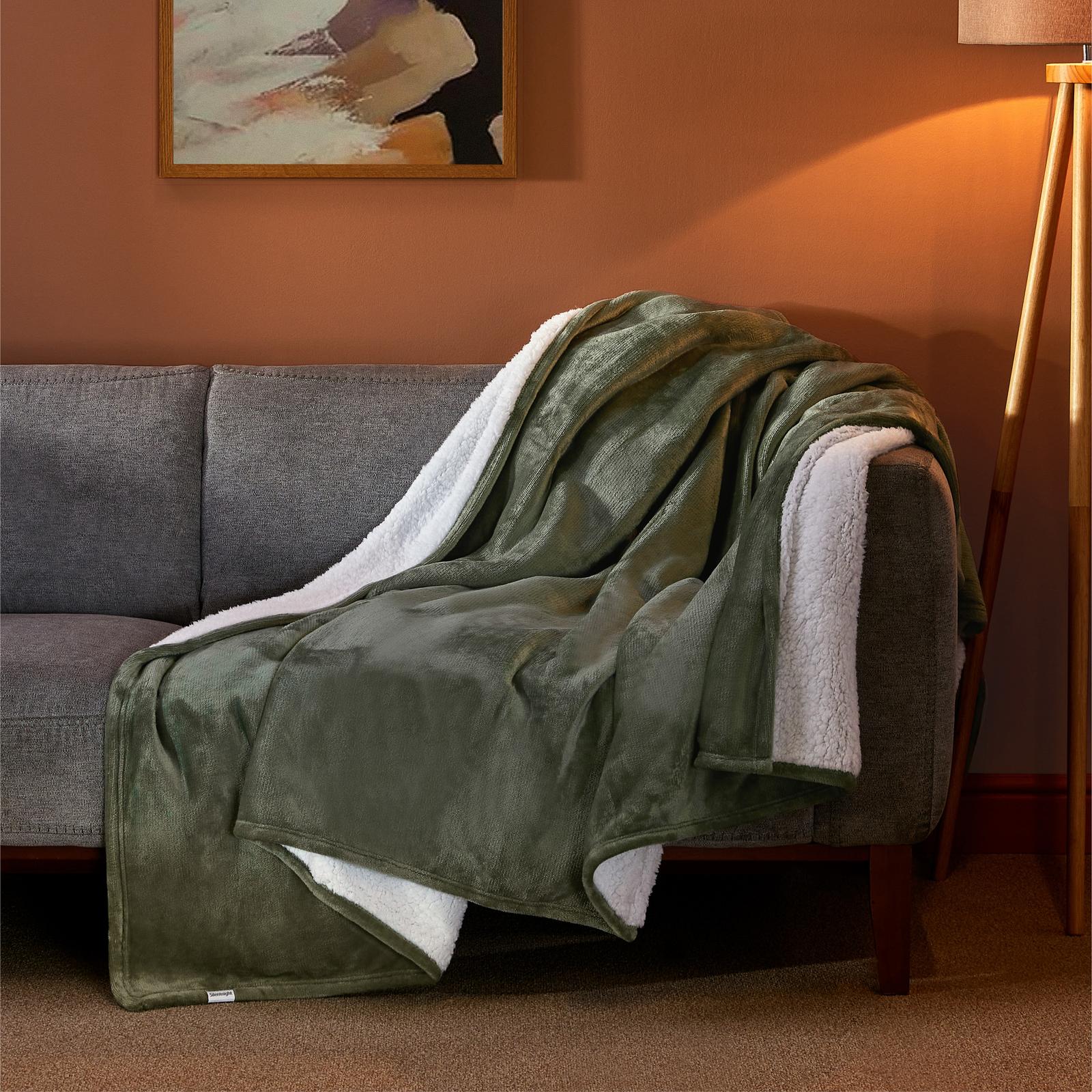 Snugsie Giant Blanket, Green - BrandAlley