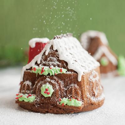 Silver Gingerbread House Duet Pan