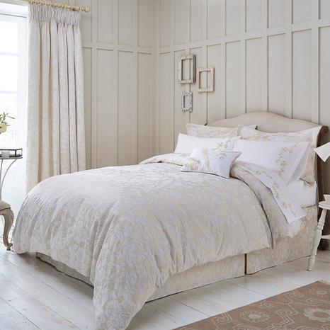 Pyramus Super King Duvet Cover Set, Linen
