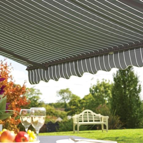 3.5m Greenhurst Berkeley Retractable Awning
