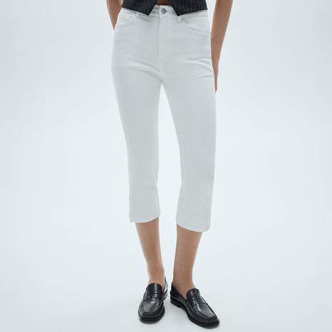 White Side Opening Capri Jeans