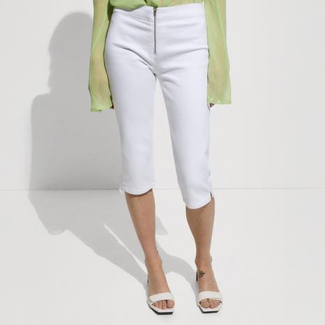 White Slim-Fit Capri Jeans