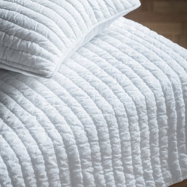 Gallery Living White Linear Quilted Bedspread 265x265cm