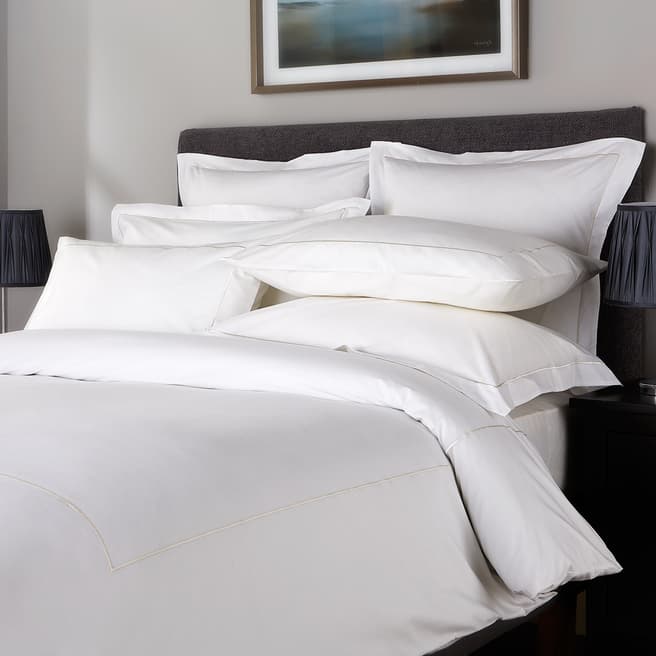 Hotel Living 800TC Single Row Cord Super King Duvet Cover, White/Flax