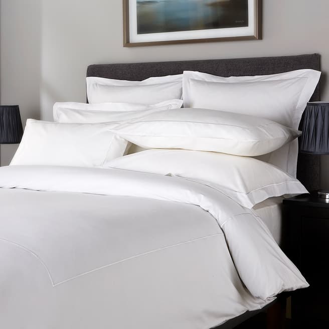Hotel Living 800TC Single Row Cord King Duvet Cover, White/White