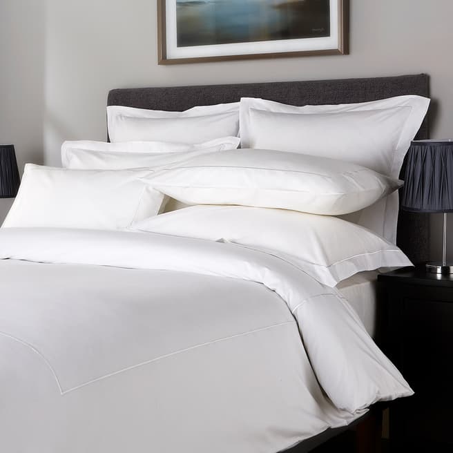 Hotel Living 800TC Single Row Cord Super King Duvet Cover, White/White